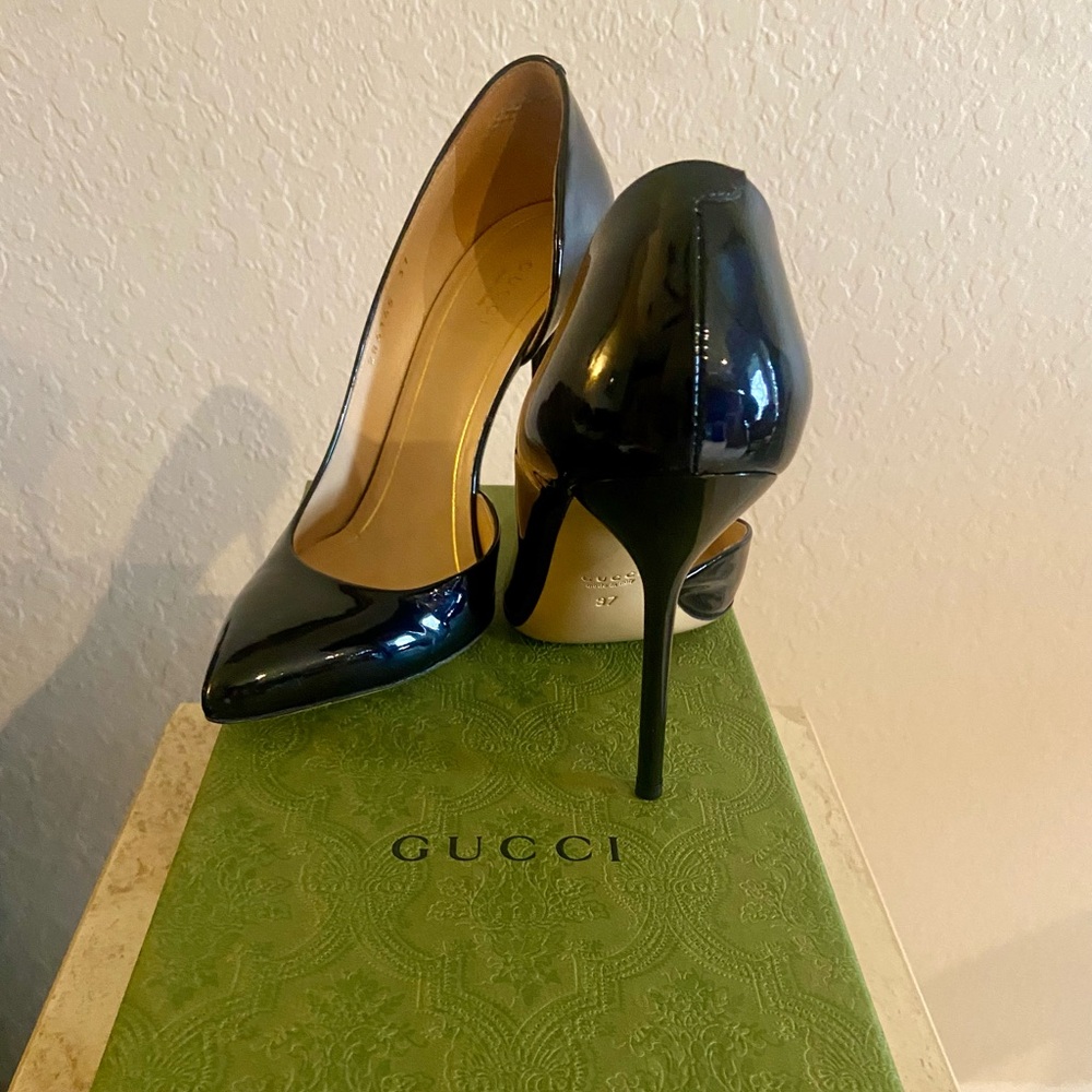 GUCCI D’ORSAY PATENT LEATHER PUMPS
